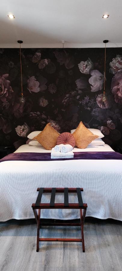 Desert Dew Guest House Hutchinson Екстер'єр фото