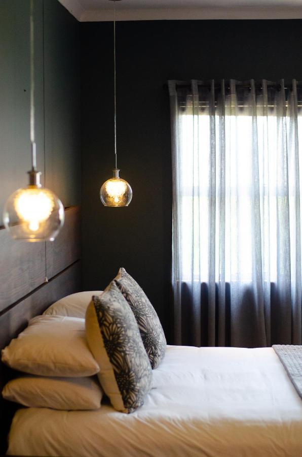 Desert Dew Guest House Hutchinson Екстер'єр фото