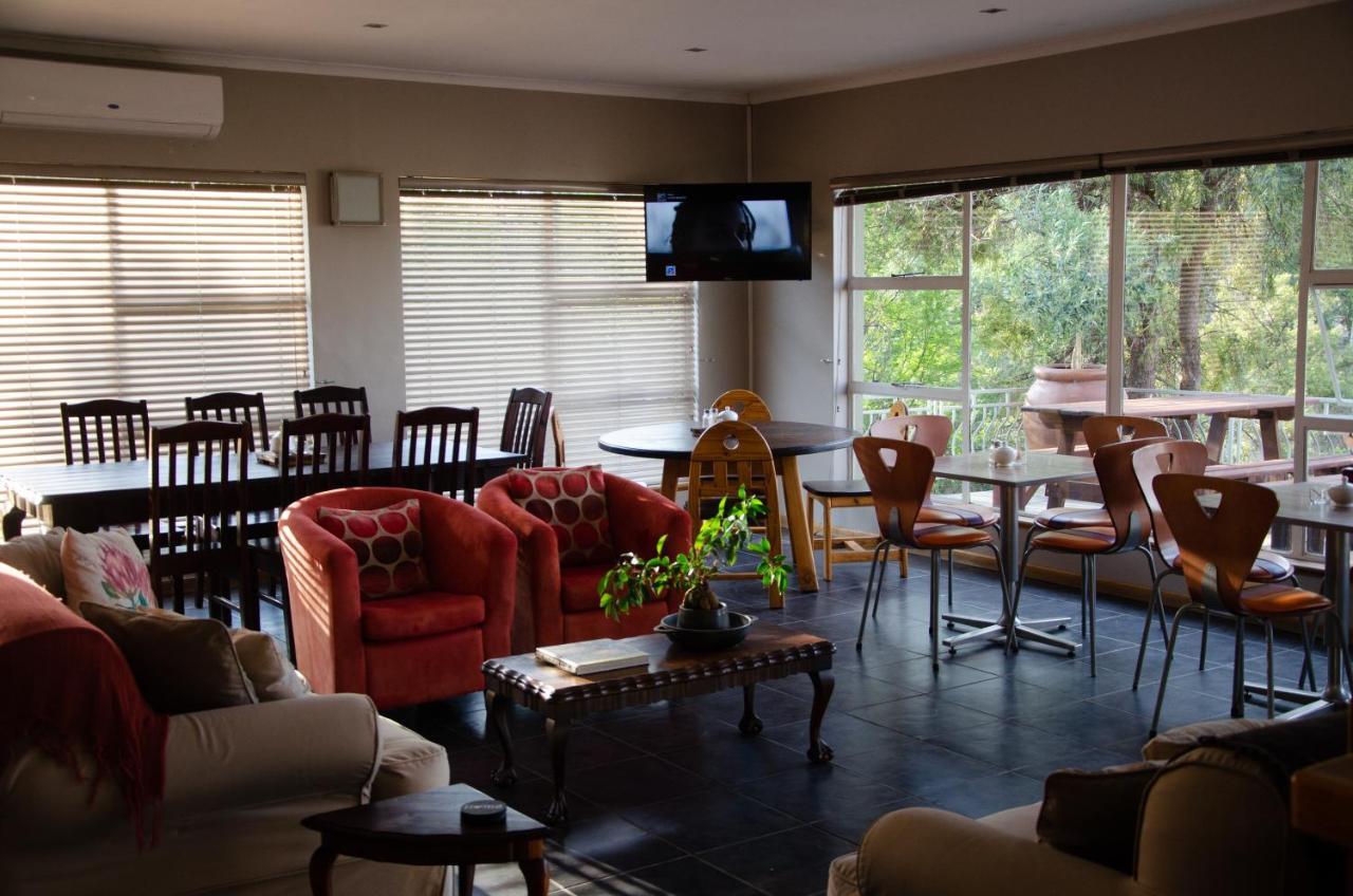 Desert Dew Guest House Hutchinson Екстер'єр фото